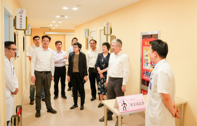 參觀昆侖人民醫院