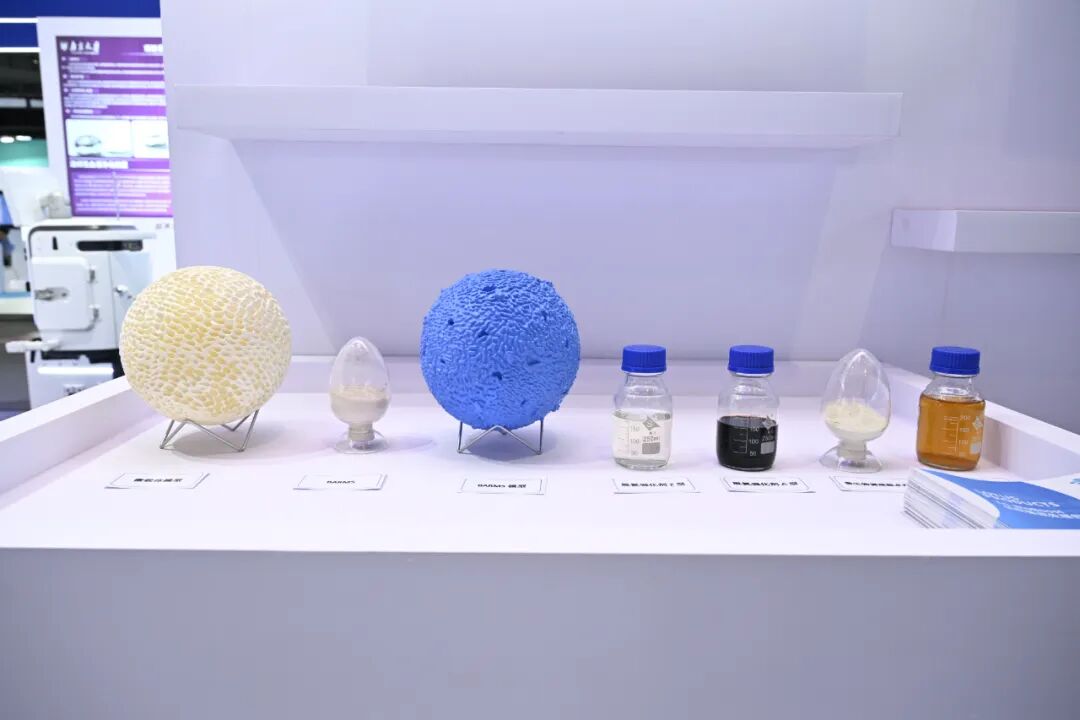 南京大學在第25屆工博會高校展區現場展示Tri-BioBoost生物集成處理包