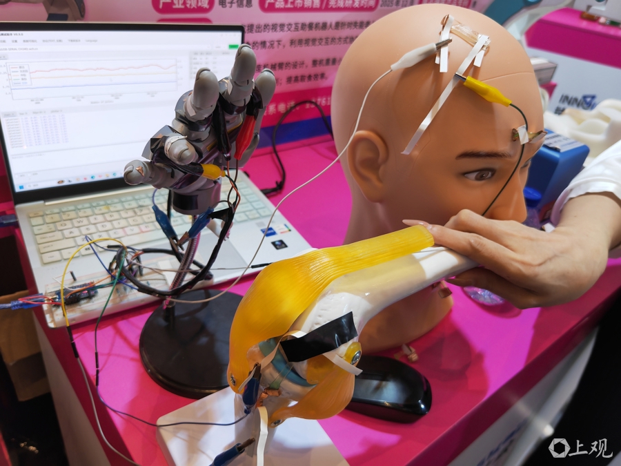 具身智能柔性感知導電水凝膠傳感器