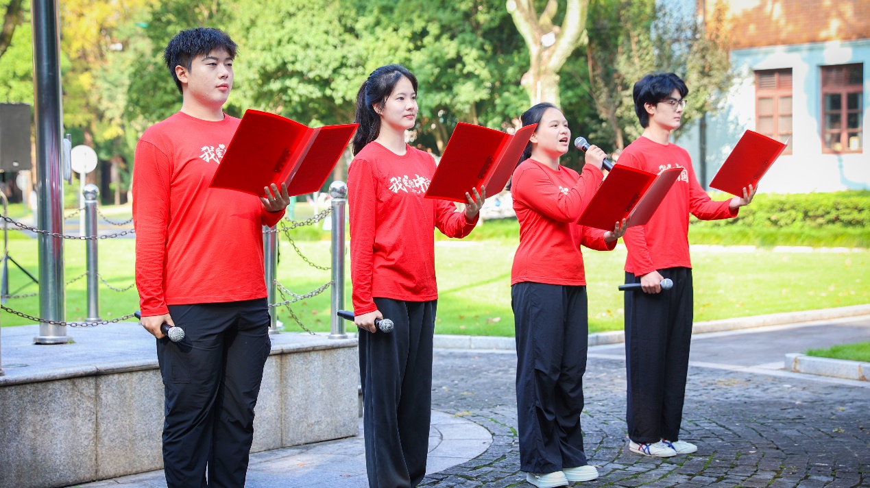 《踔厲奮發(fā)新征程 挺膺擔當正青春》主題朗誦 《踔厲奮發(fā)新征程 挺膺擔當正青春》主題朗誦