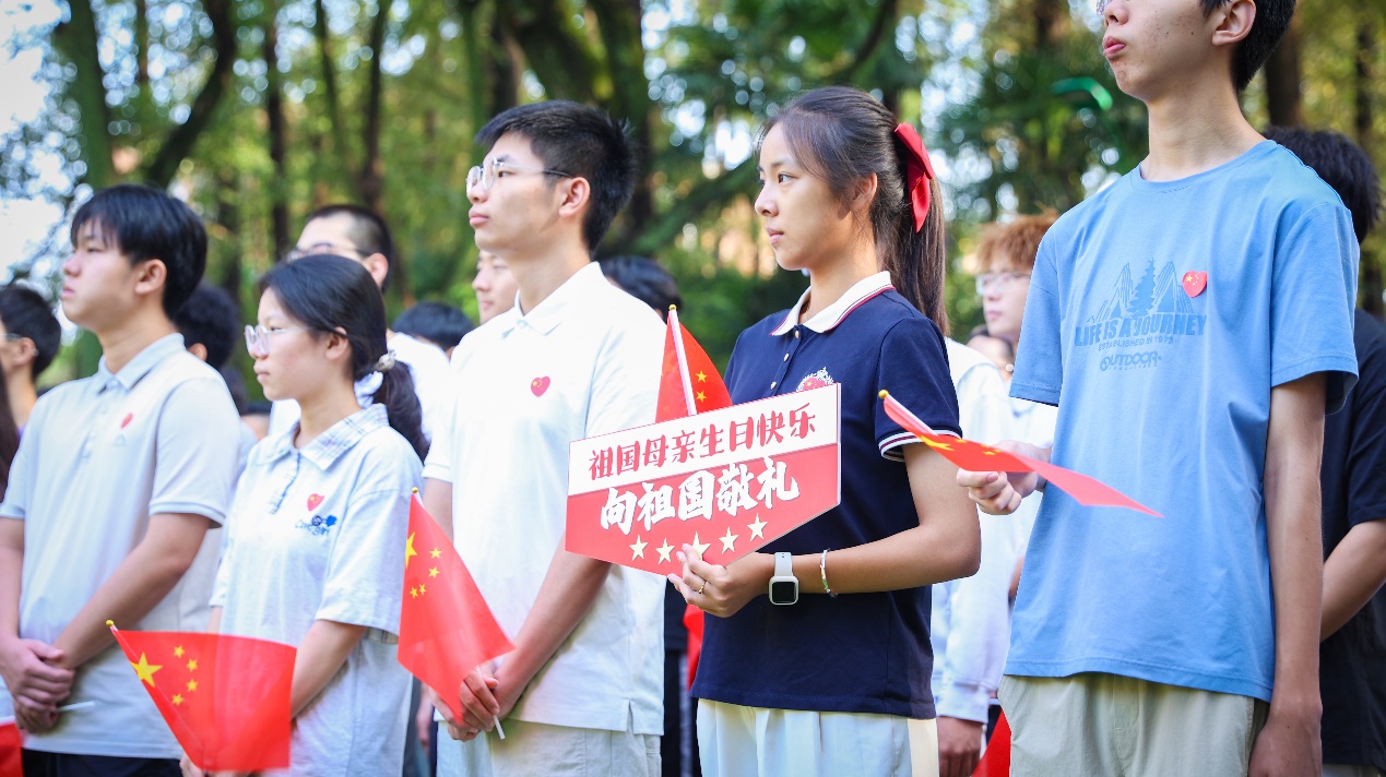 升旗儀式現(xiàn)場 升旗儀式現(xiàn)場